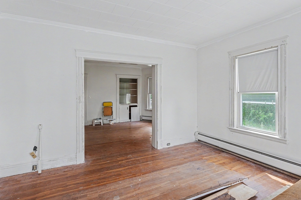 9 Bourne St