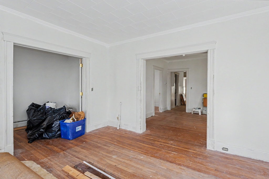 9 Bourne St