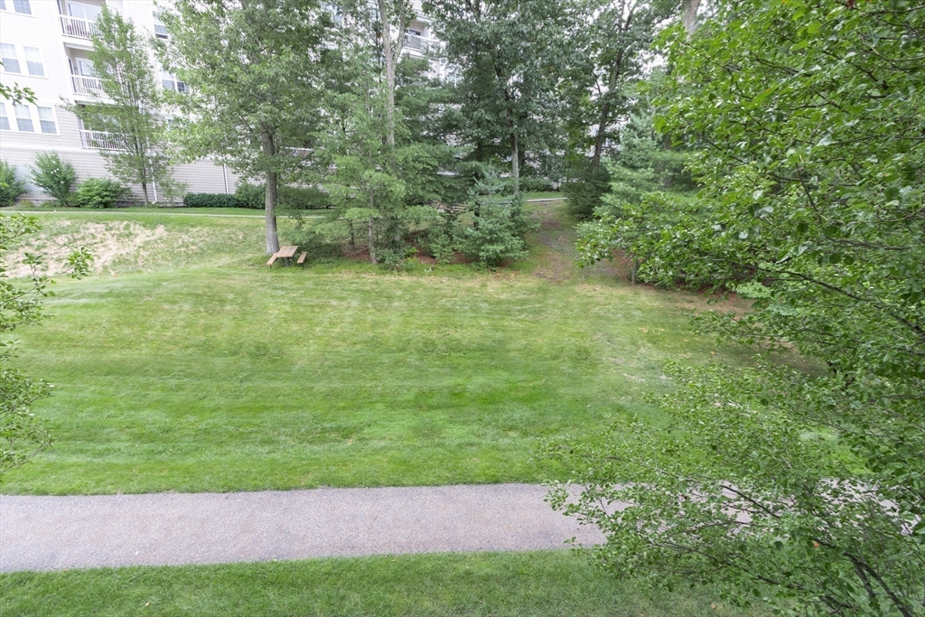 Natick, Massachusetts 01760, United States, 2 Bedrooms Bedrooms, ,2 BathroomsBathrooms,Residential,Pending,153165