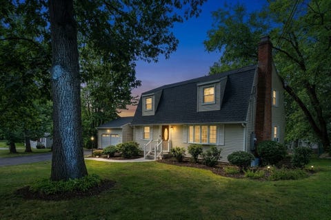 Photo of 281 Newton Rd, Springfield, MA 01118 (MLS # 73561454)