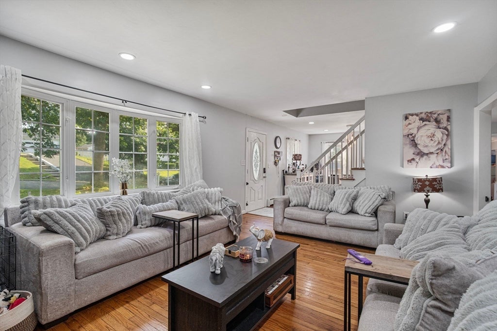 281 Newton Rd