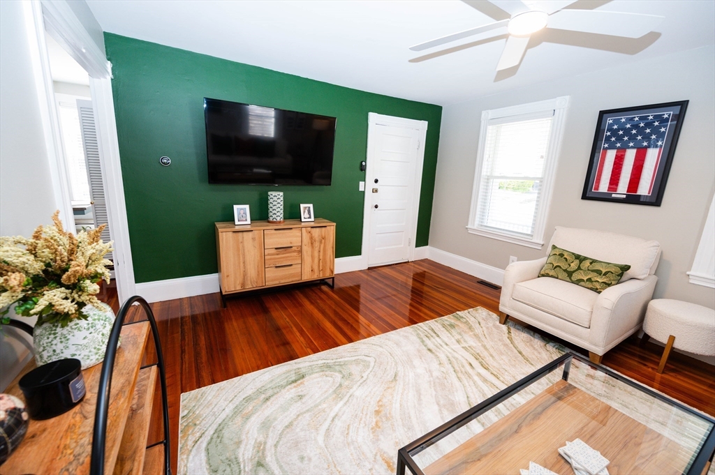 35 Oak ST #1, Plymouth, MA Photo #3