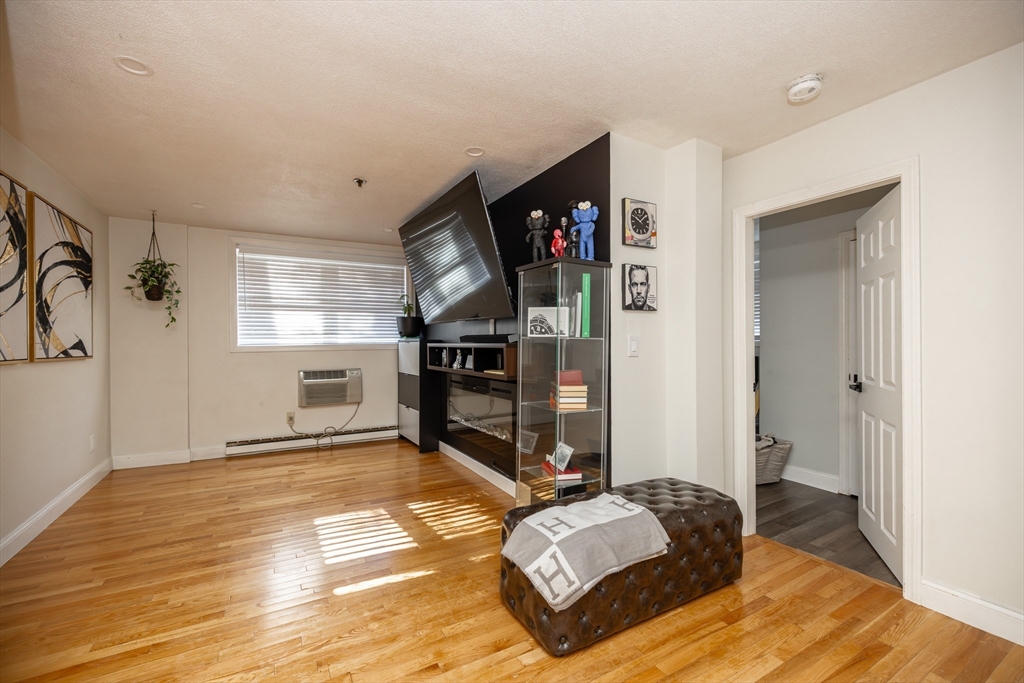 10 Beacon St 102