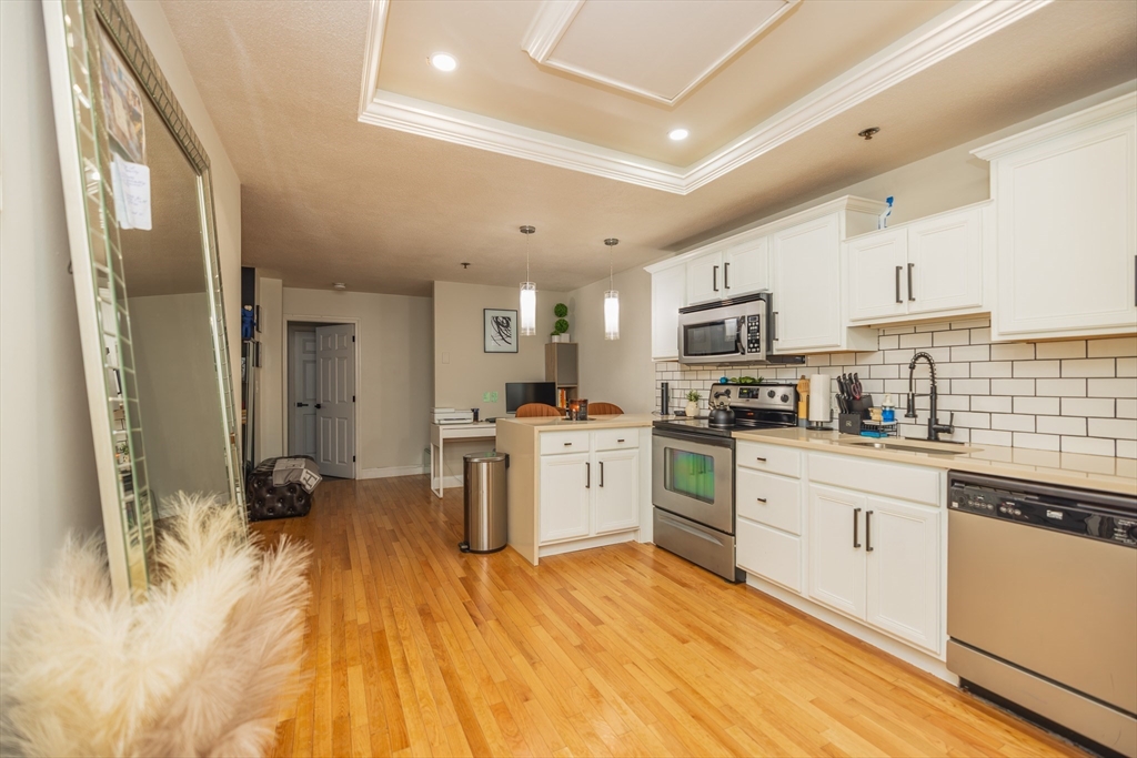 10 Beacon St 102