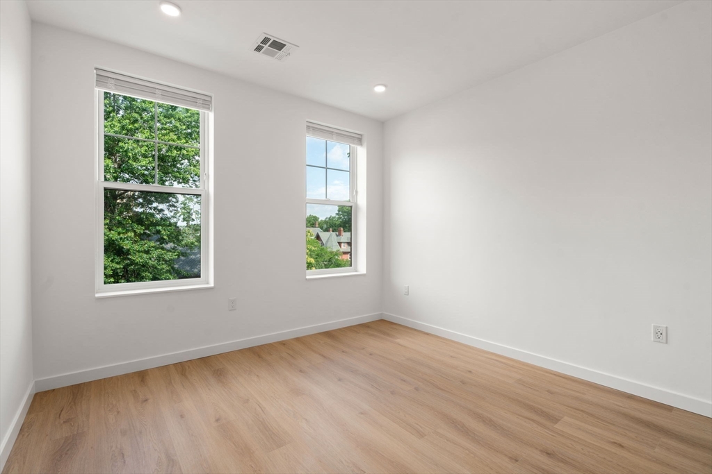 40 Centre St #506, Brookline, MA Photo #4