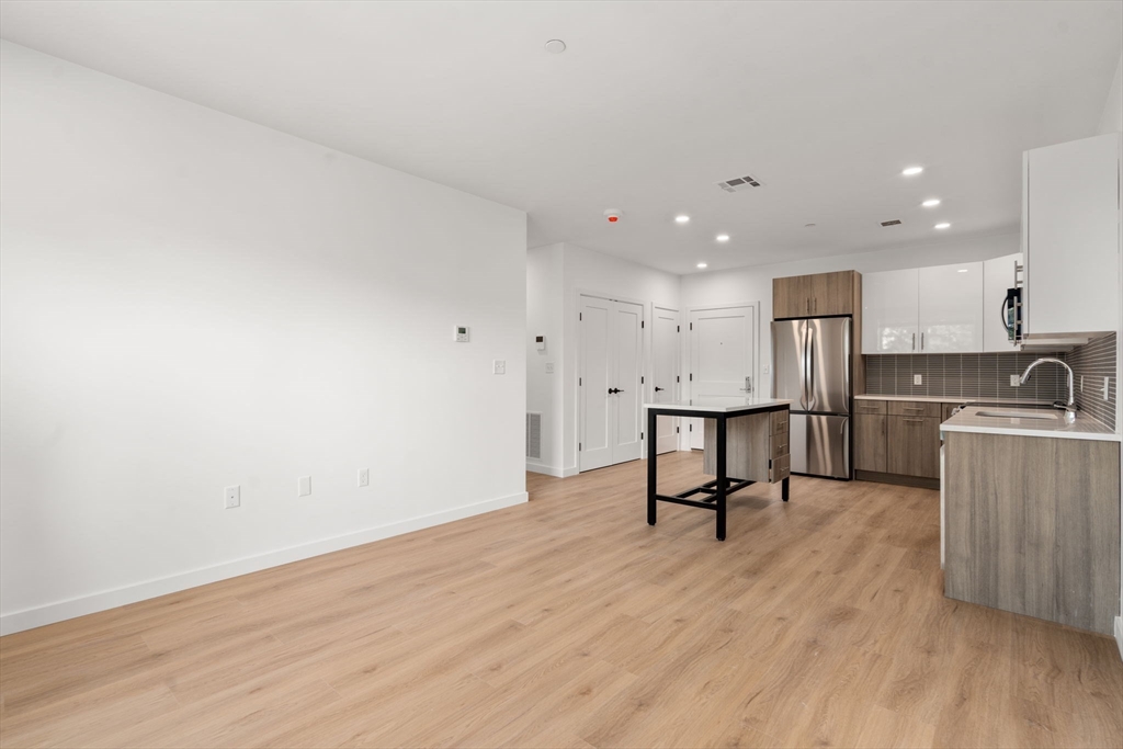 40 Centre St #506, Brookline, MA Photo #3