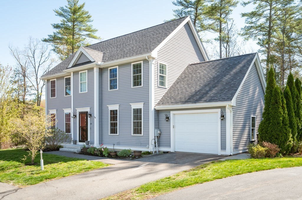 10 Caitlin Cir