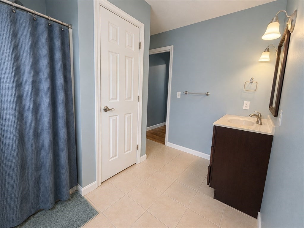 24 Montclair St, Chicopee, MA, 24 Montclair St, Chicopee, MA Photo #12