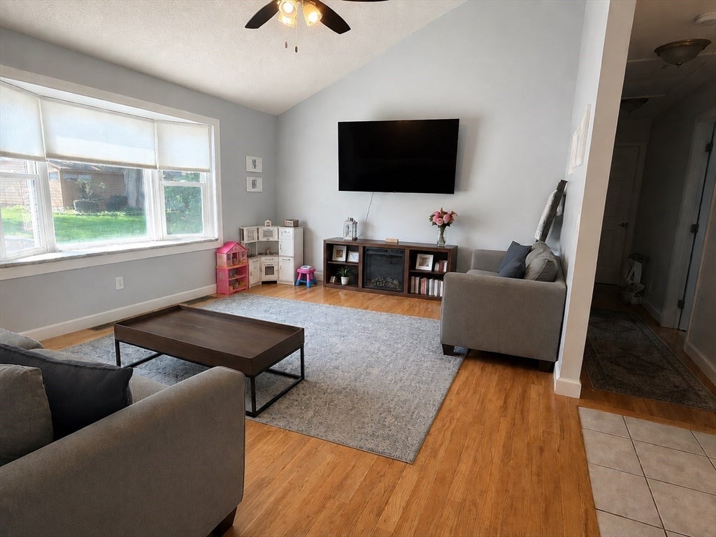 24 Montclair St, Chicopee, MA, 24 Montclair St, Chicopee, MA Photo #5