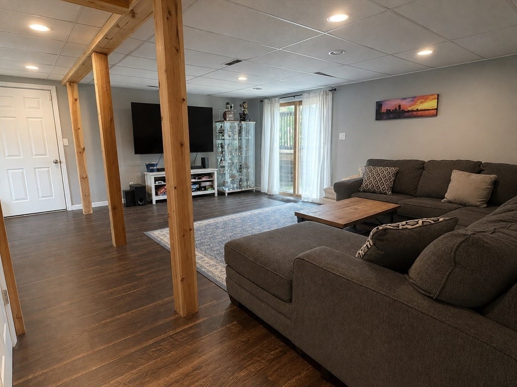 24 Montclair St, Chicopee, MA, 24 Montclair St, Chicopee, MA Photo #20