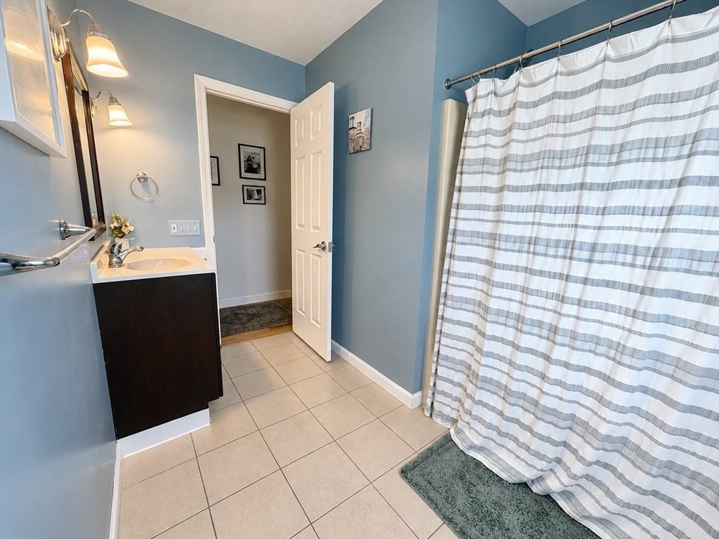 24 Montclair St, Chicopee, MA, 24 Montclair St, Chicopee, MA Photo #16