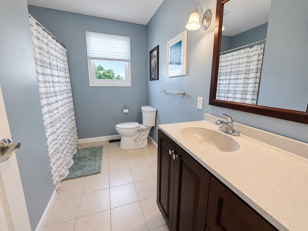24 Montclair St, Chicopee, MA, 24 Montclair St, Chicopee, MA Photo #15