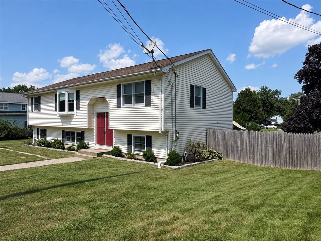 24 Montclair St, Chicopee, MA, 24 Montclair St, Chicopee, MA Photo #3