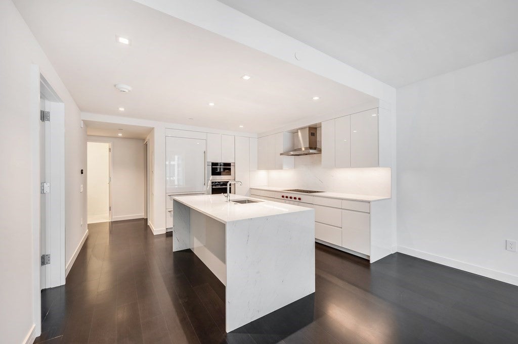 150 Seaport Blvd 12A