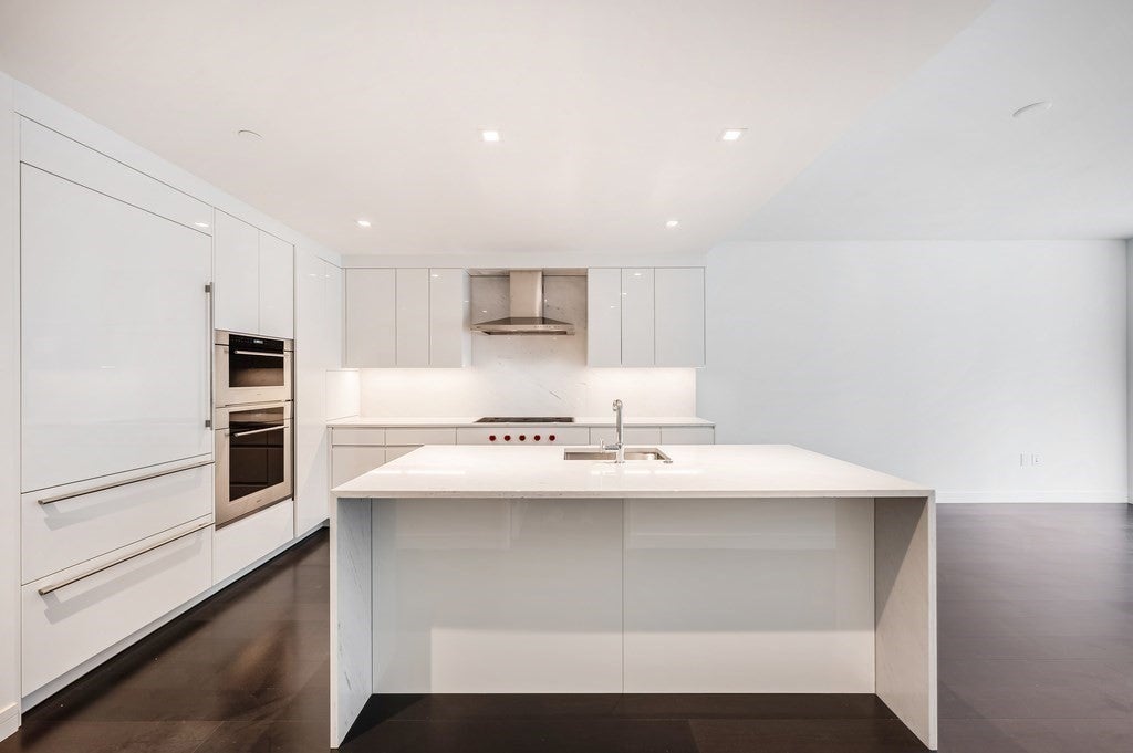 150 Seaport Blvd 12A
