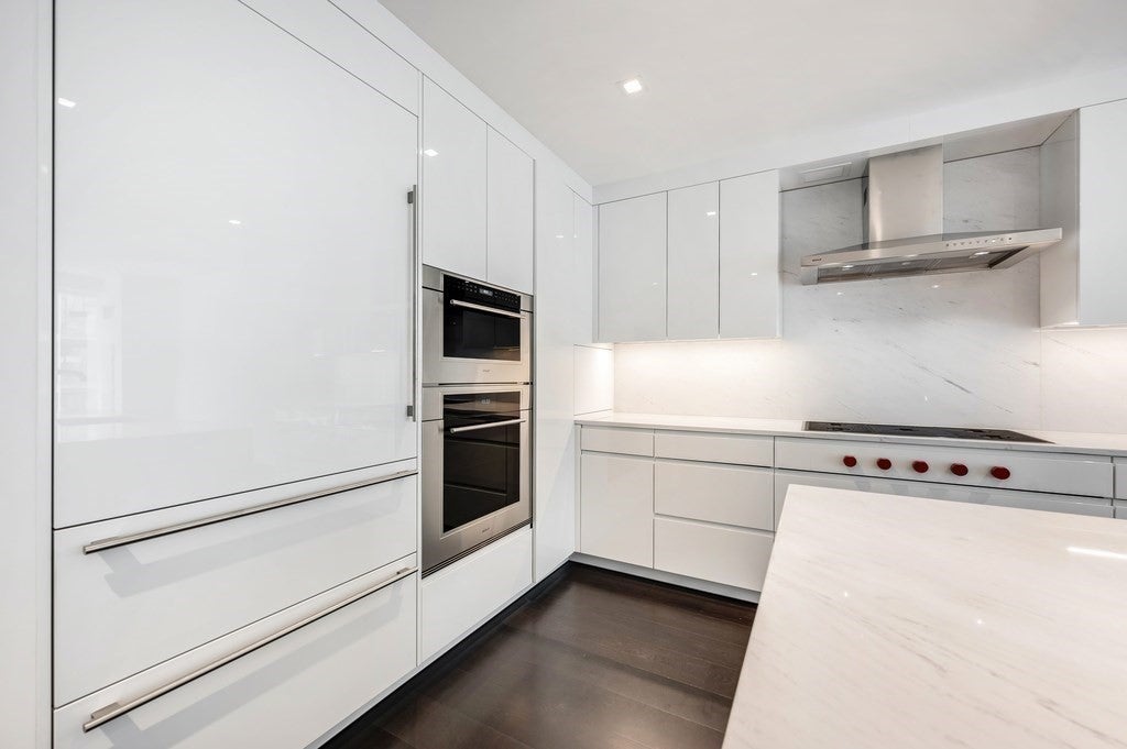 150 Seaport Blvd 12A