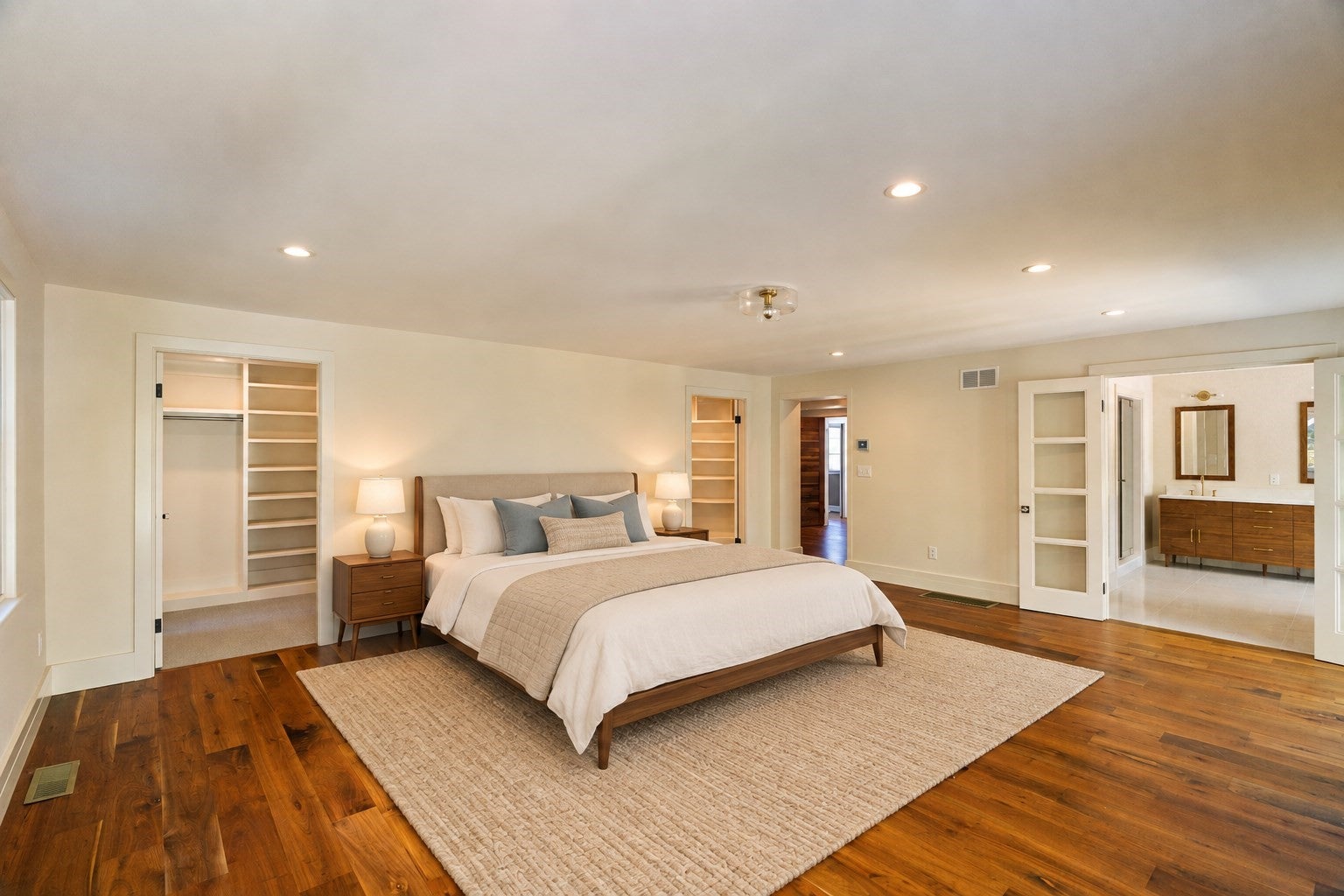 8&10 Evergreen Ln, Hingham, MA Photo #25