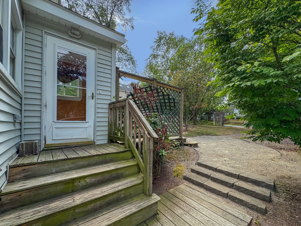 24 Friendship St