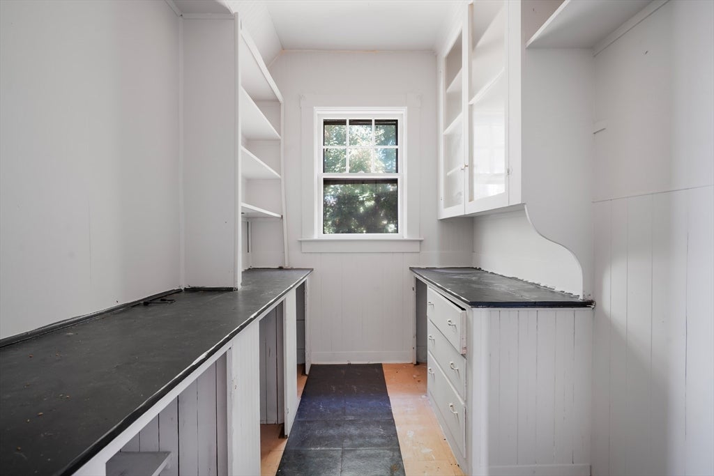 692 Walnut St, Fall River, MA Photo #21