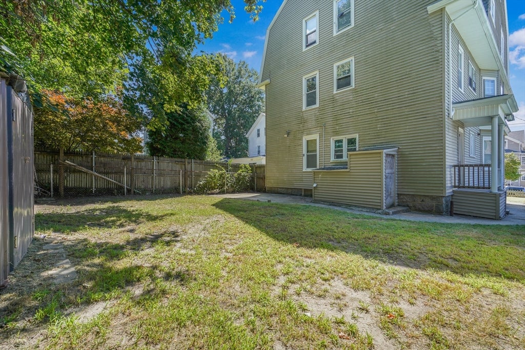 692 Walnut St, Fall River, MA Photo #6