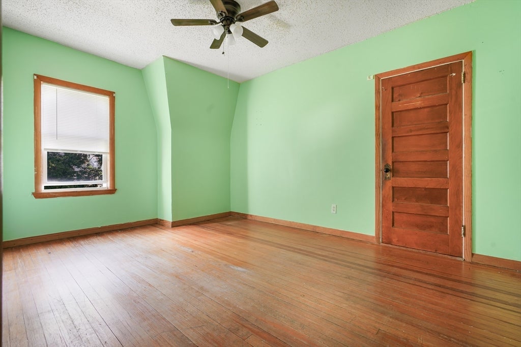 692 Walnut St, Fall River, MA Photo #28