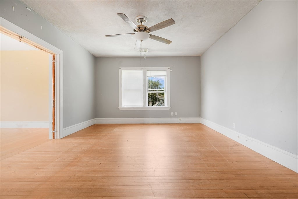 692 Walnut St, Fall River, MA Photo #27