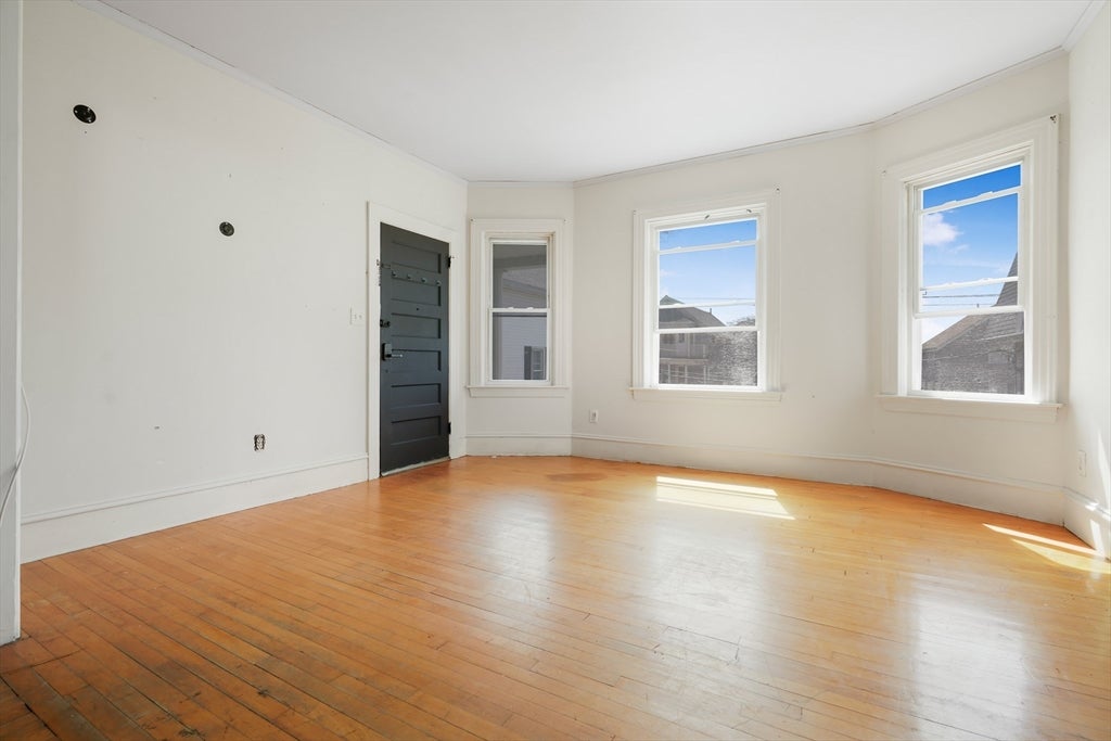 692 Walnut St, Fall River, MA Photo #15