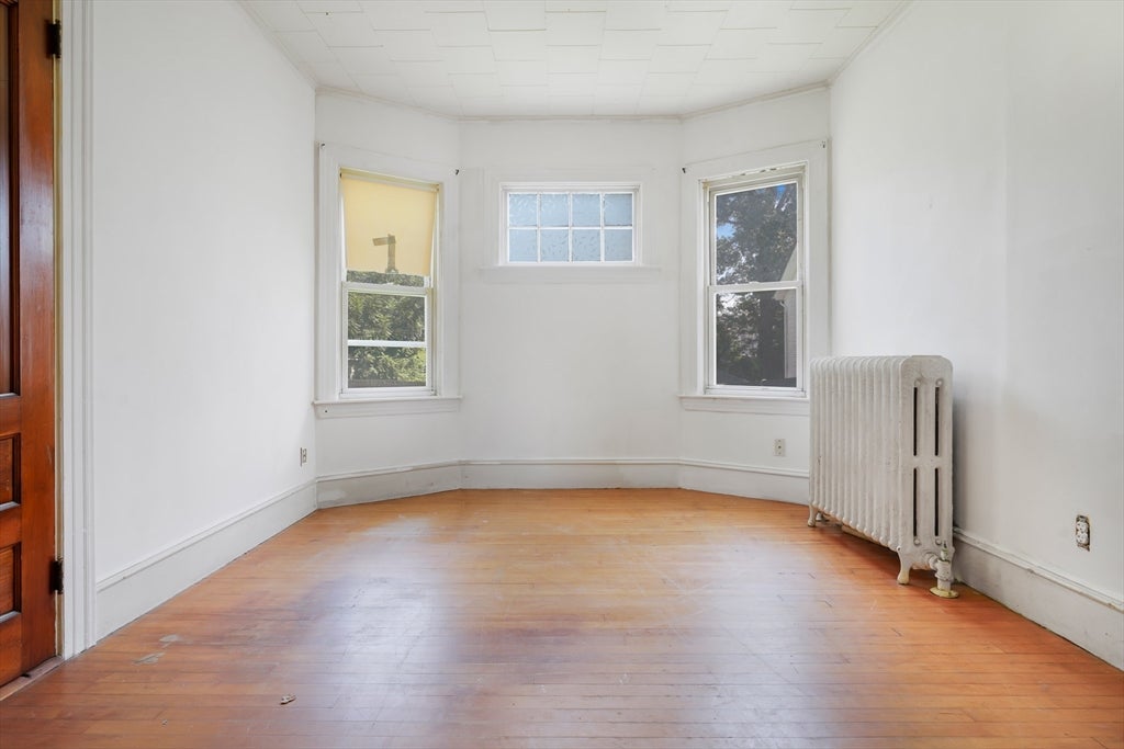 692 Walnut St, Fall River, MA Photo #20