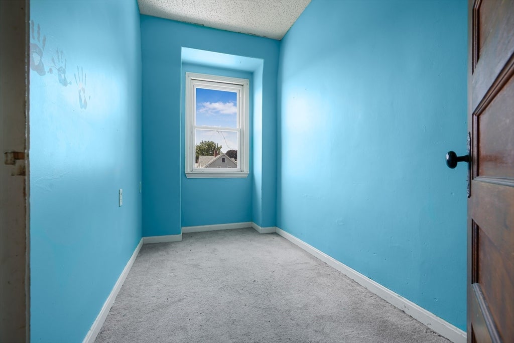692 Walnut St, Fall River, MA Photo #31