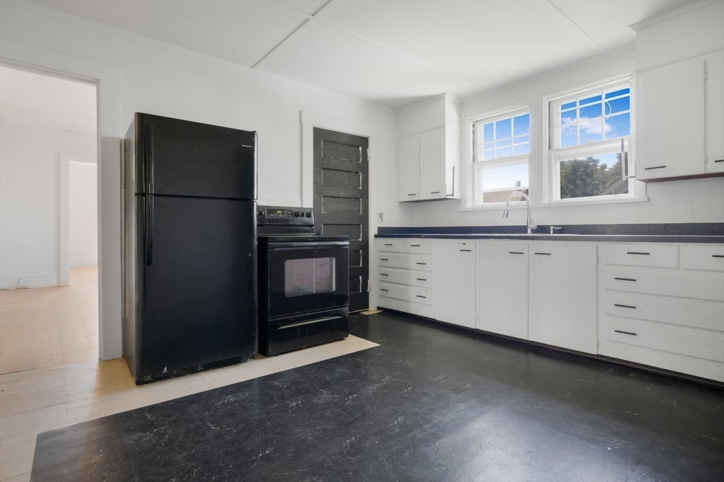 692 Walnut St, Fall River, MA Photo #22