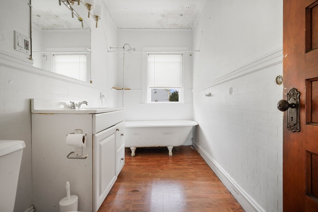 692 Walnut St, Fall River, MA Photo #29