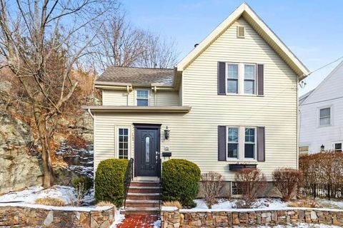 15 Maple St Melrose MA 02176