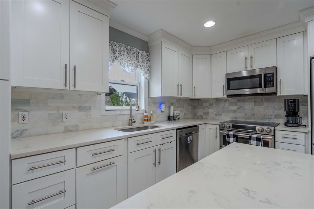 360 Perron Ave, Somerset, MA, 360 Perron Ave, Somerset, MA Photo #7