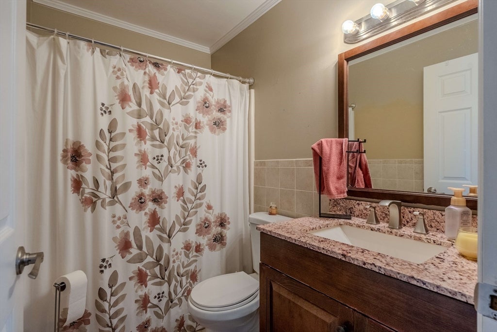 360 Perron Ave, Somerset, MA, 360 Perron Ave, Somerset, MA Photo #16