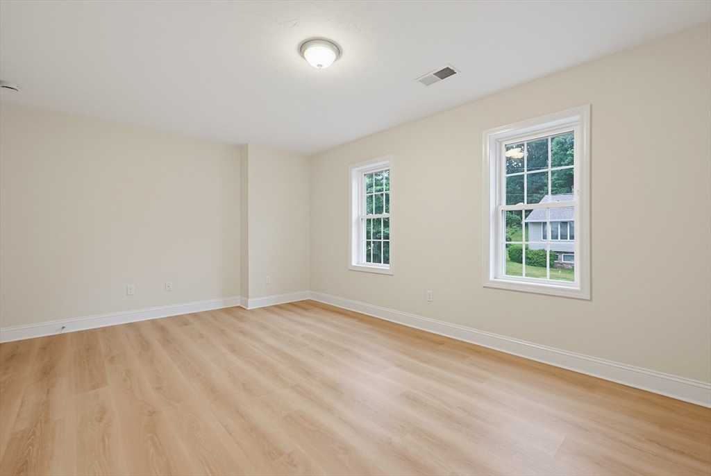 18 Bullard Ave, Worcester, MA, 18 Bullard Ave, Worcester, MA Photo #24
