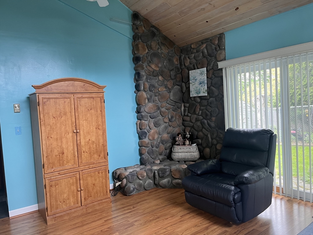 12 Willow Tree Rd