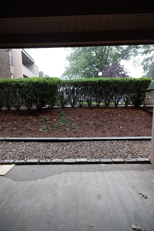 60 Shrewsbury Green Dr B