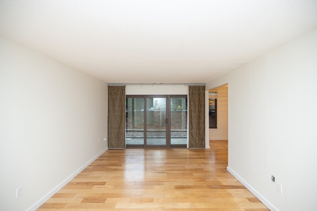 60 Shrewsbury Green Dr B