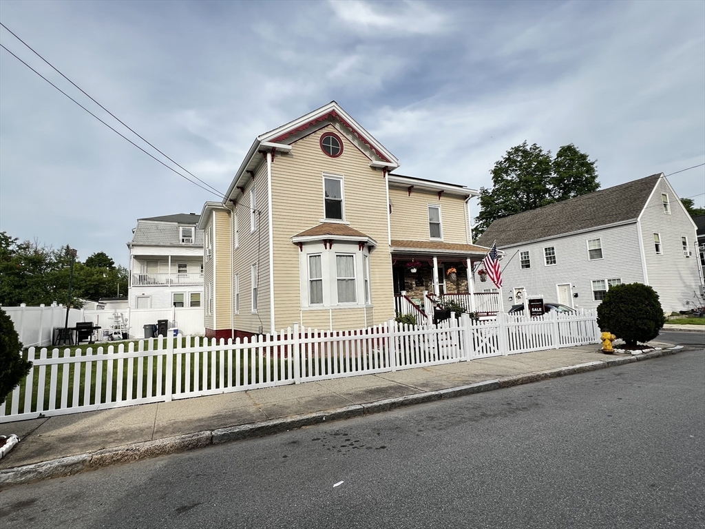 8 Ford St