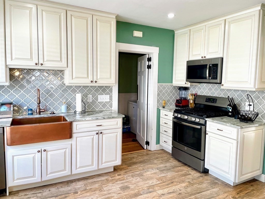 39 Dyer Ave 39