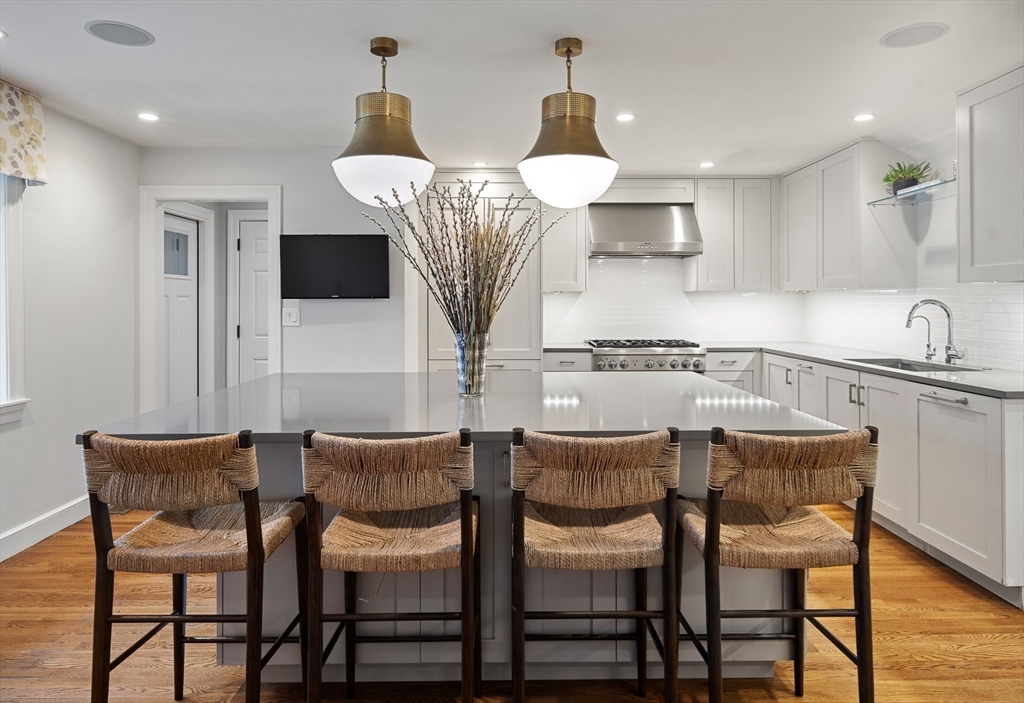 2 Edgewater Place