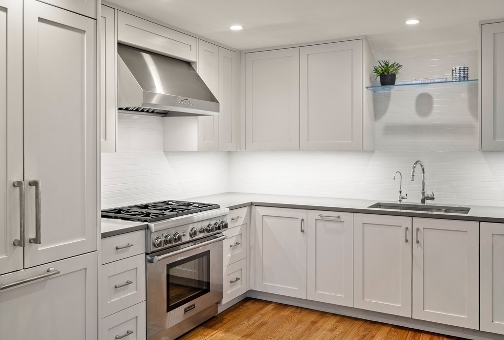 2 Edgewater Place