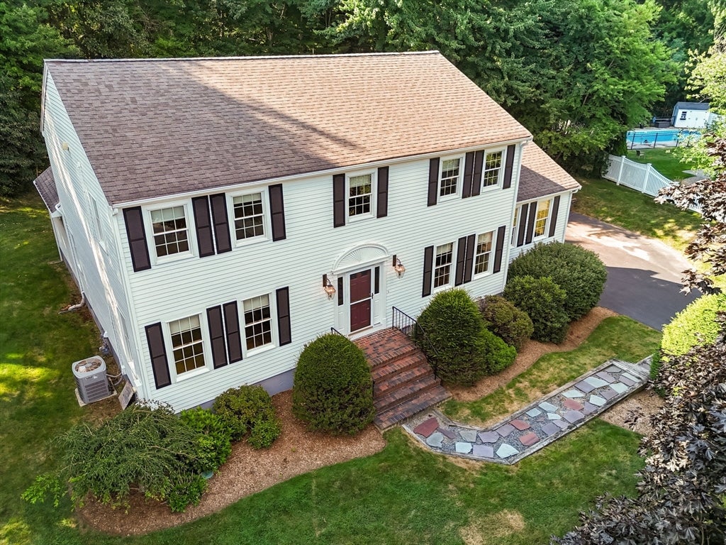 22 Danielle Ln