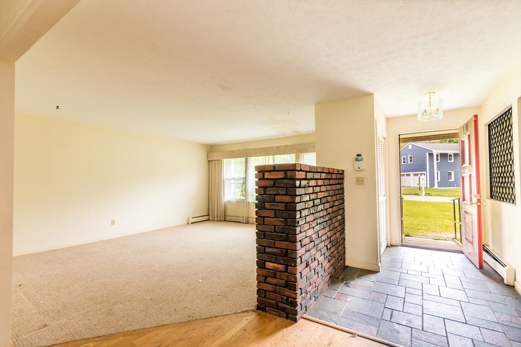 120 Holly Rd