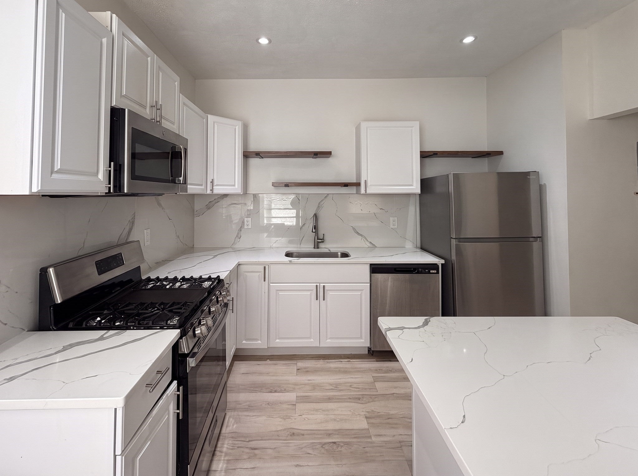 252 East Eagle ST #2, Boston, MA Photo #2