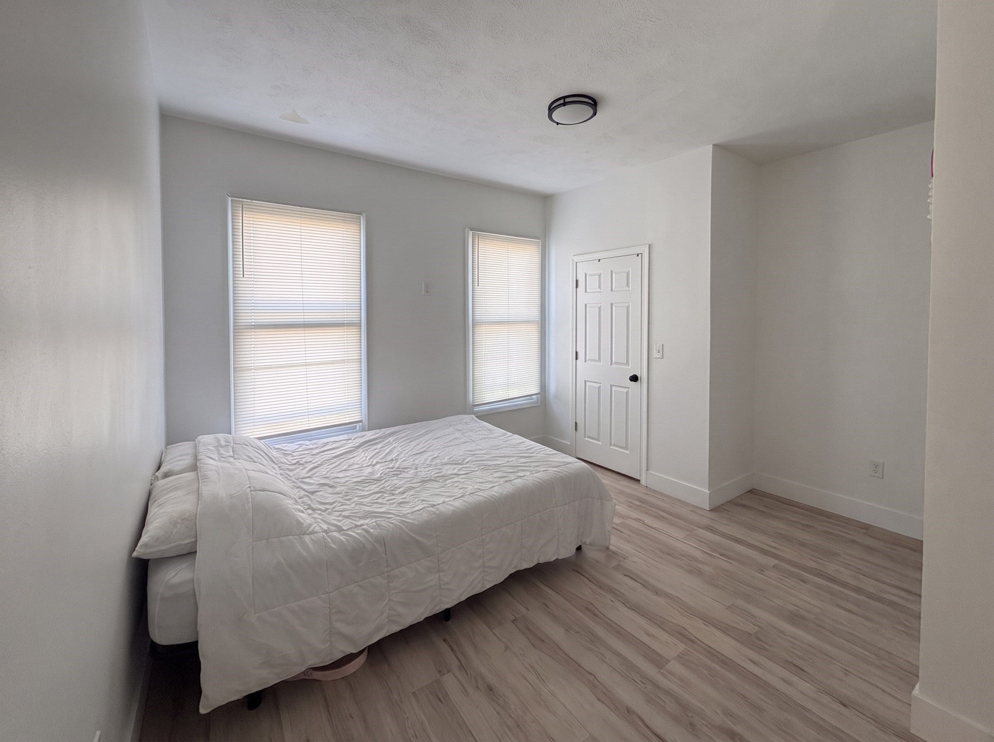 252 East Eagle ST #2, Boston, MA Photo #6