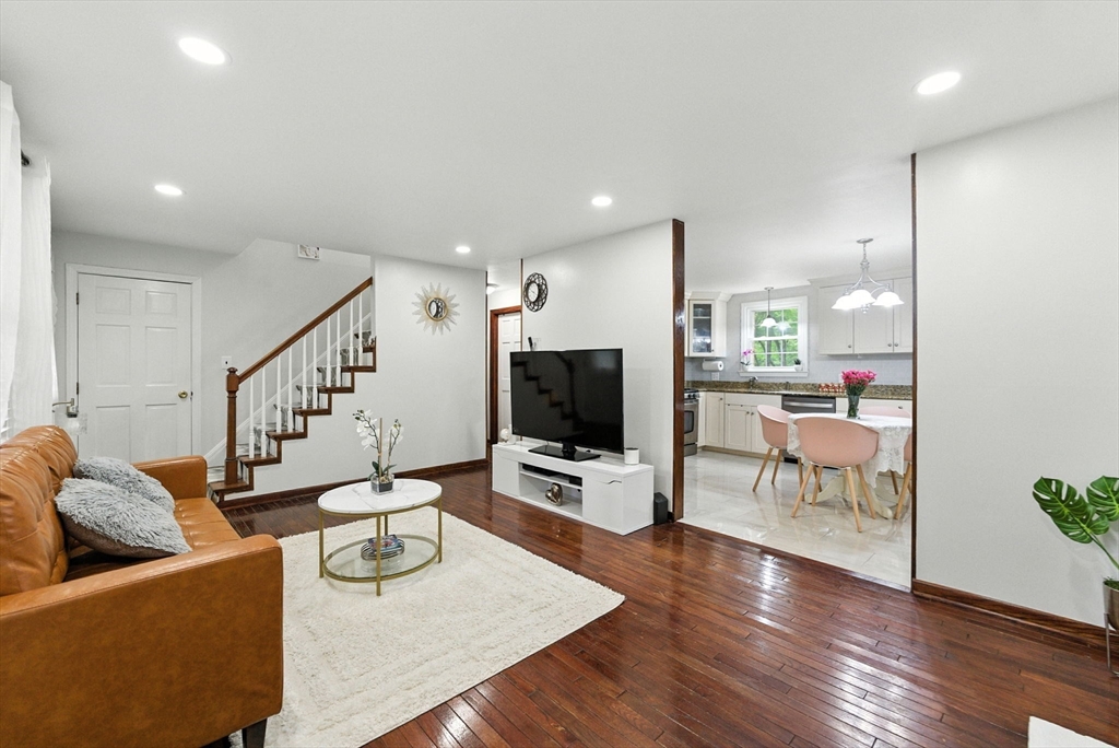 38 Groton Rd
