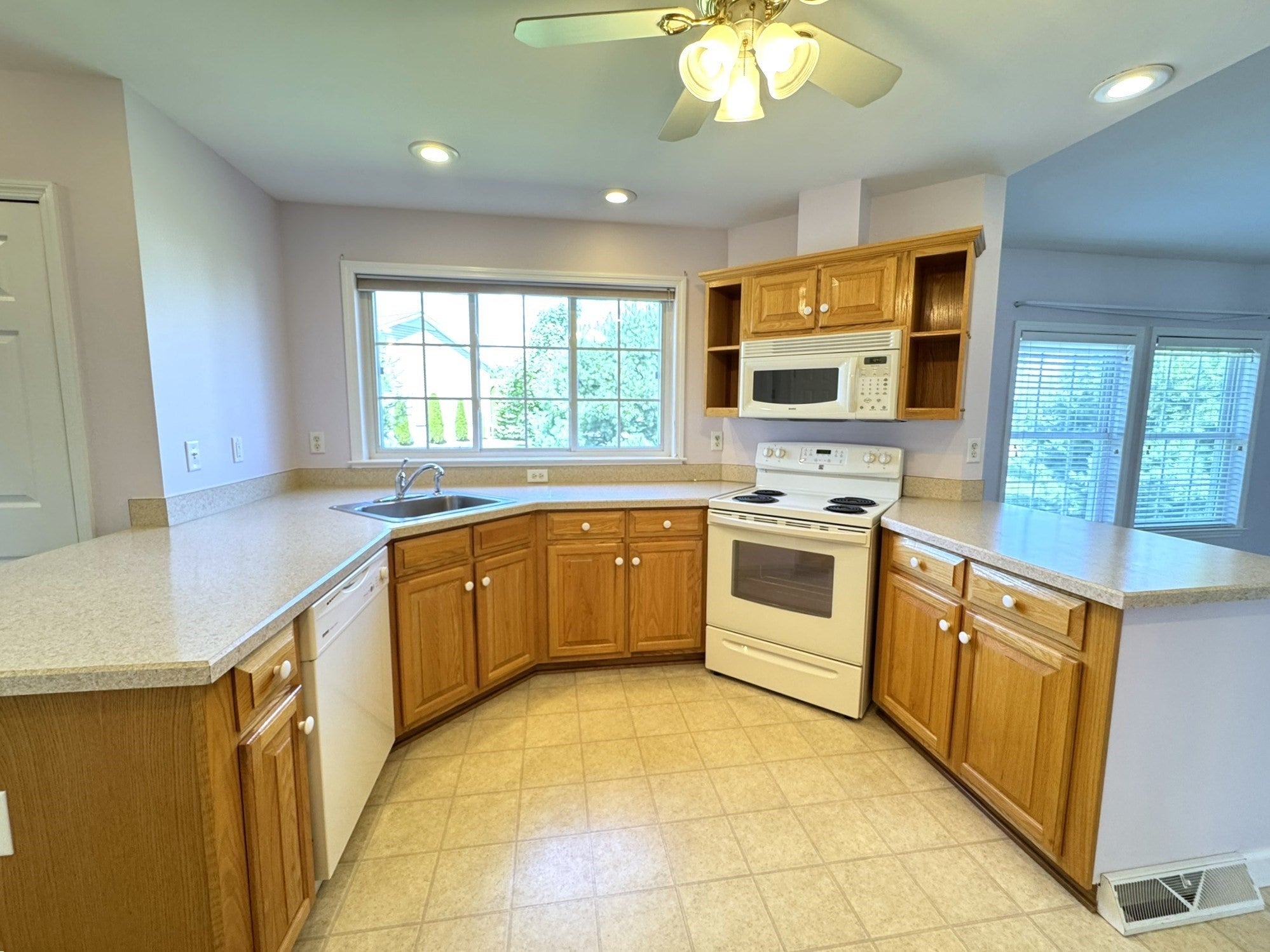 22 Brookstone Drive, Bridgewater, MA, 22 Brookstone Drive, Bridgewater, MA Photo #13