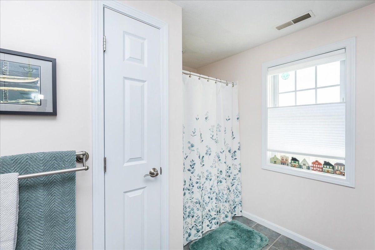14-1/2 Roundy St #4, Beverly, MA, 14-1/2 Roundy St #4, Beverly, MA Photo #11