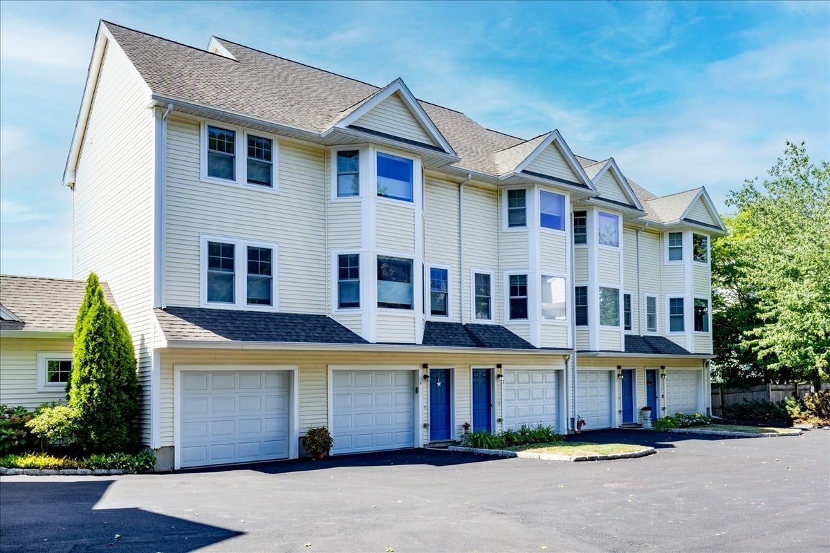 14-1/2 Roundy St #4, Beverly, MA, 14-1/2 Roundy St #4, Beverly, MA Photo #1
